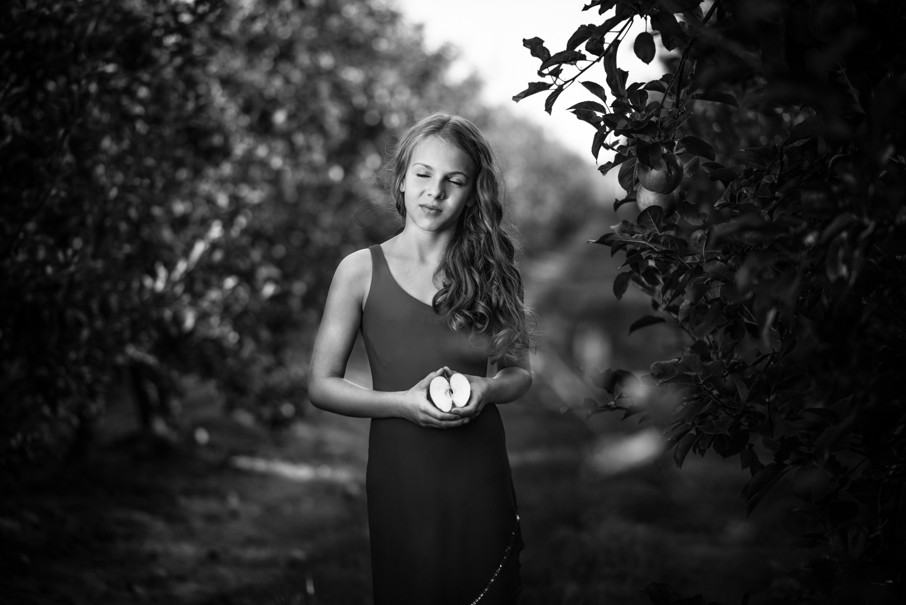 Fotografia dziecięca w sadzie